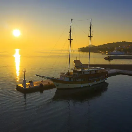 Apartment By The Sea Tkon, Pasman - 822